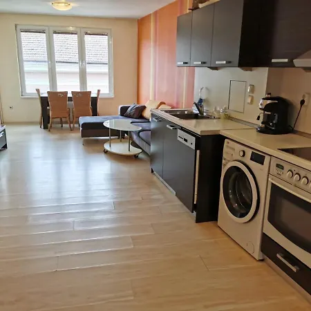 Bright And Spacy Apartment In The Center Of Sofia Lägenhet *